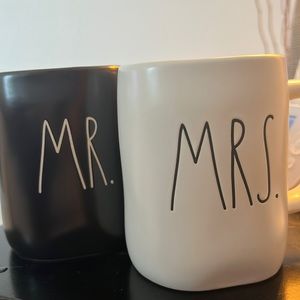 Mr & Mrs oversized coffee mugs. Rae Dunn